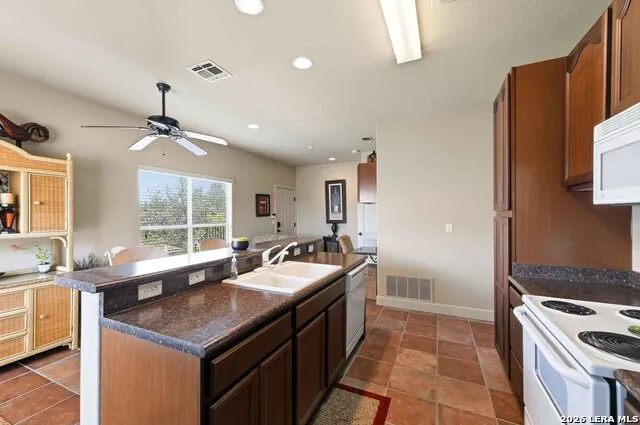 1745 W LAKESIDE DR Canyon Lake, TX 78133