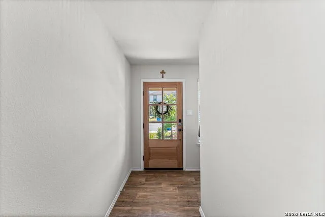 233 LEGENDARY TRAIL LOOP Floresville, TX 78114