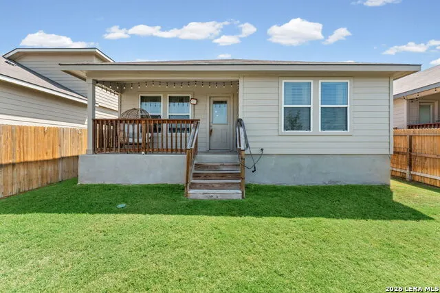 233 LEGENDARY TRAIL LOOP Floresville, TX 78114