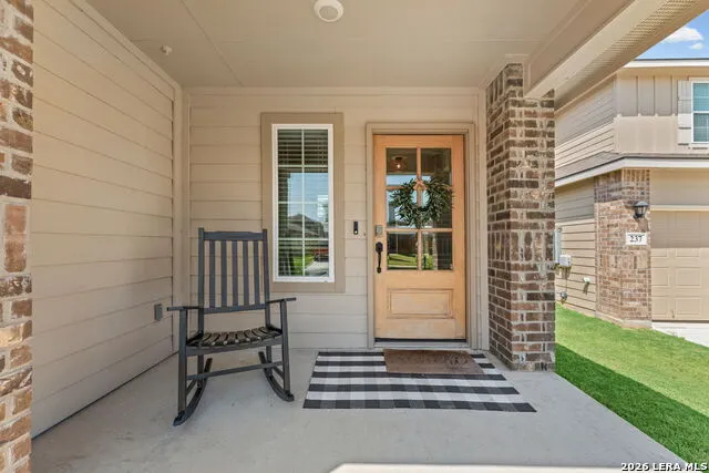 233 LEGENDARY TRAIL LOOP Floresville, TX 78114