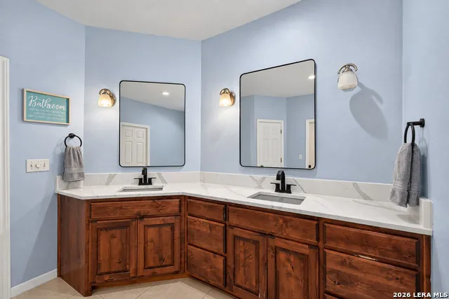 30870 Bridlegate Bulverde, TX 78163