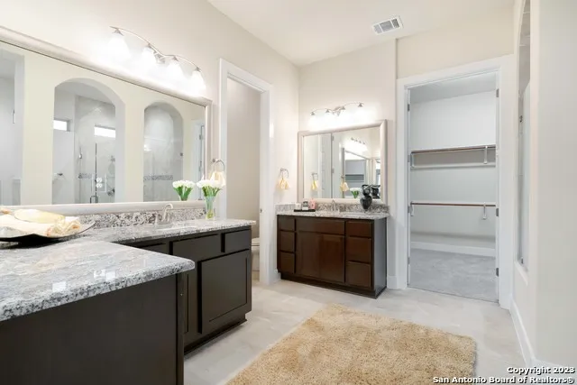 797 LILLY BLF Castroville, TX 78009