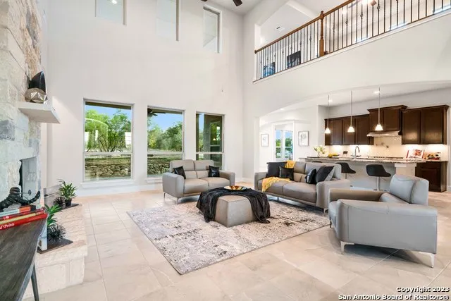 797 LILLY BLF Castroville, TX 78009