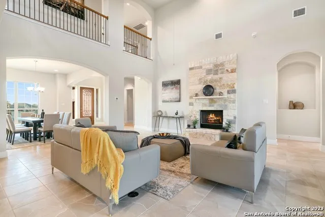 797 LILLY BLF Castroville, TX 78009