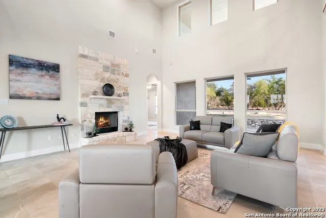 797 LILLY BLF Castroville, TX 78009
