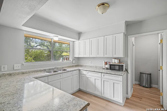 5102 Village Row San Antonio, TX 78218