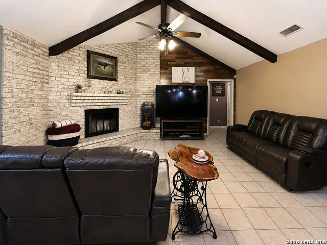 1309 ACORN RD Hondo, TX 78861