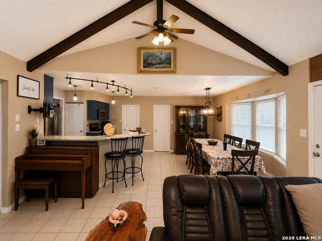 1309 ACORN RD Hondo, TX 78861