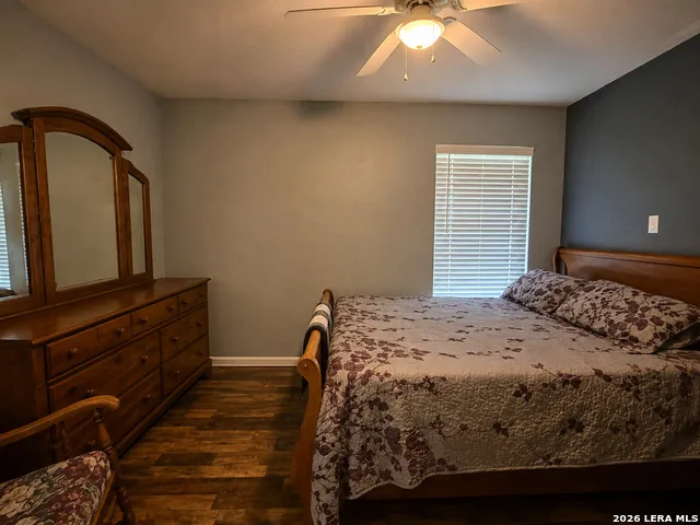1309 ACORN RD Hondo, TX 78861