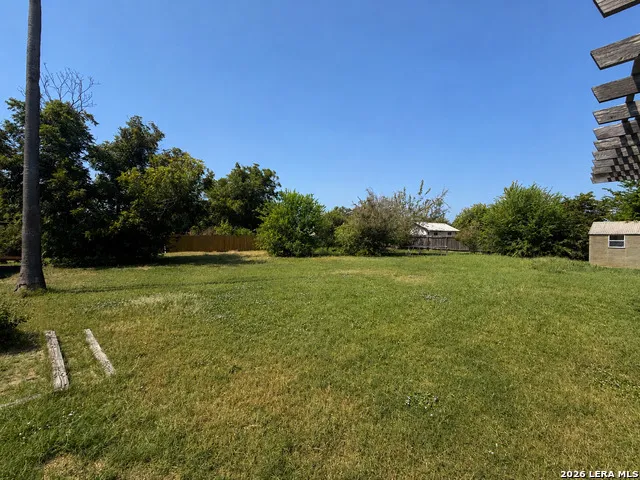 1309 ACORN RD Hondo, TX 78861