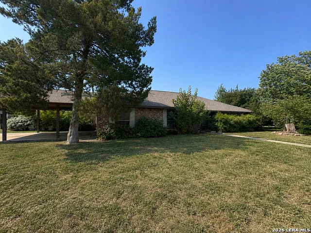 1309 ACORN RD Hondo, TX 78861