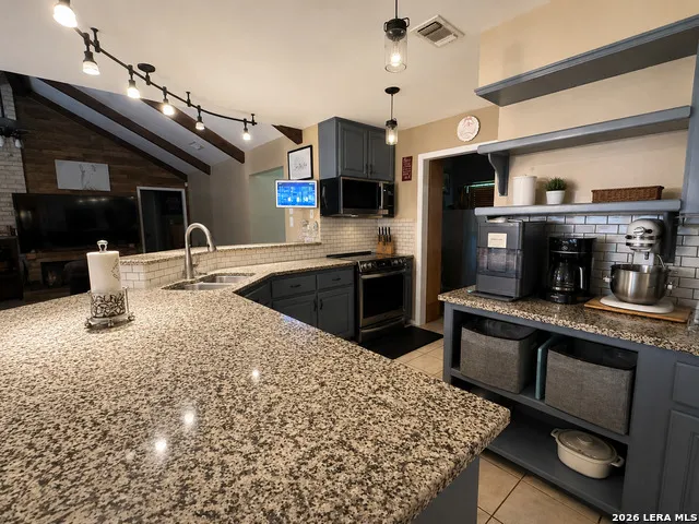 1309 ACORN RD Hondo, TX 78861