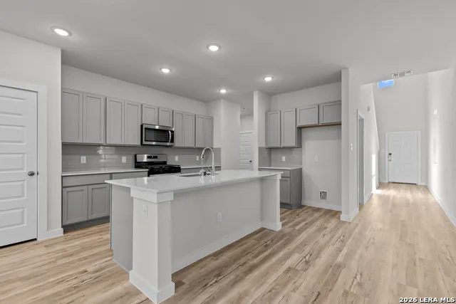 9975 Chavaneaux Lndg San Antonio, TX 78221