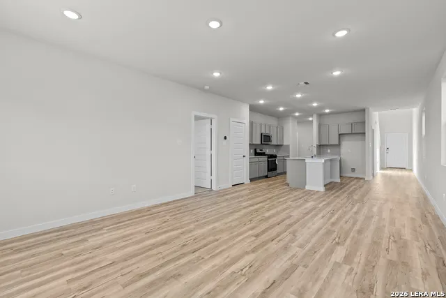 9975 Chavaneaux Lndg San Antonio, TX 78221