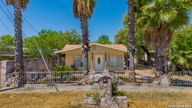 819 Comal Eagle Pass, TX 78852