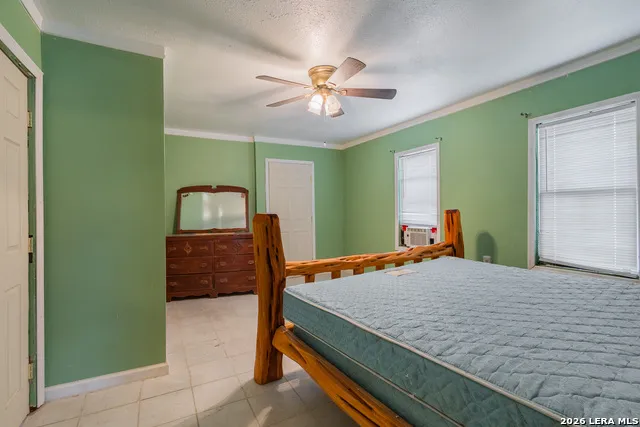 819 Comal Eagle Pass, TX 78852