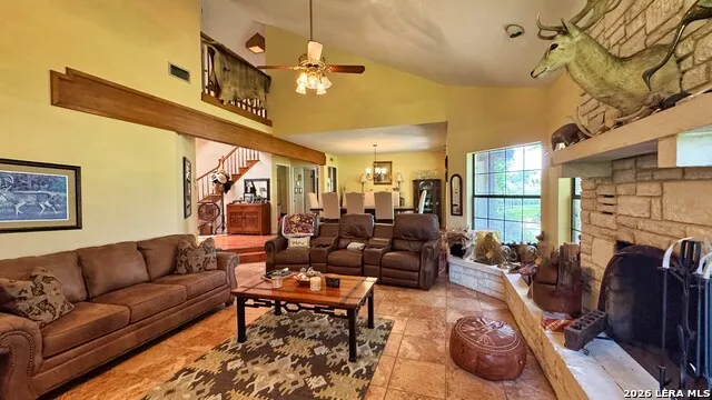 4065 Cypress Creek Road Comfort, TX 78013