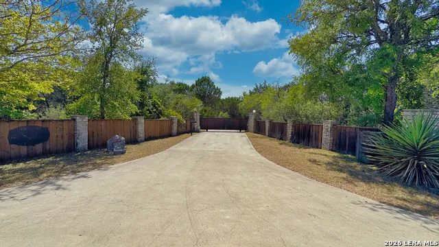 4065 Cypress Creek Road Comfort, TX 78013
