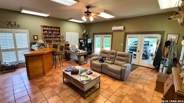 4065 Cypress Creek Road Comfort, TX 78013