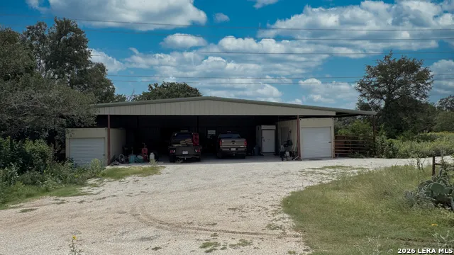 4065 Cypress Creek Road Comfort, TX 78013