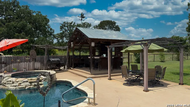 4065 Cypress Creek Road Comfort, TX 78013