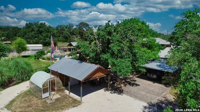 4065 Cypress Creek Road Comfort, TX 78013