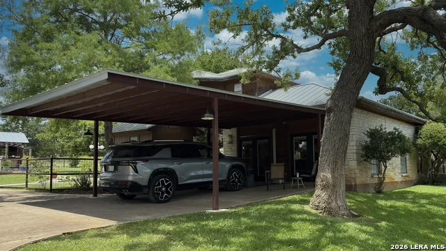 4065 Cypress Creek Road Comfort, TX 78013