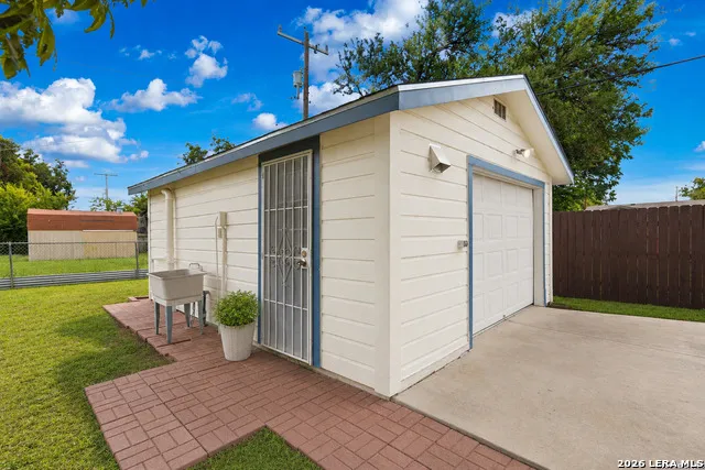 206 Pollydale Ave San Antonio, TX 78223