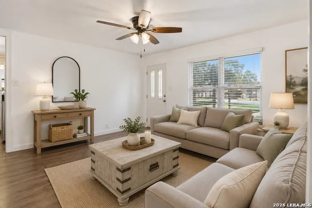 206 Pollydale Ave San Antonio, TX 78223