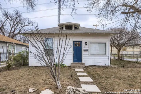 102 Aganier Ave