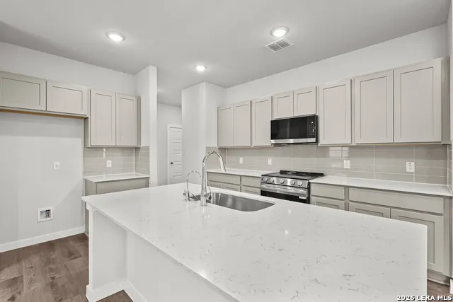 4431 DANFORTH ST New Braunfels, TX 78130