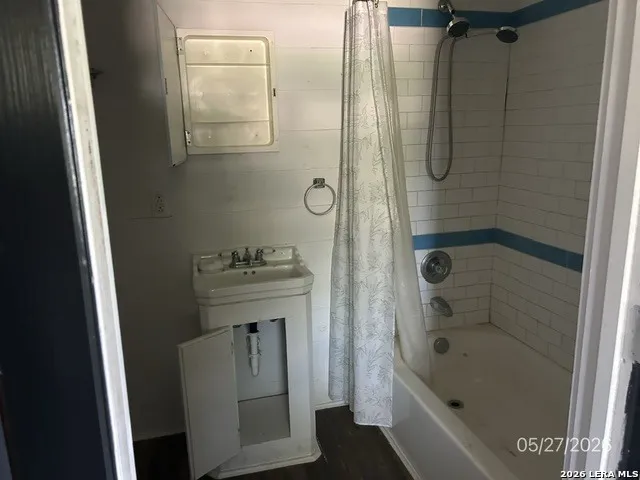 501 E DANIEL ST Uvalde, TX 78801