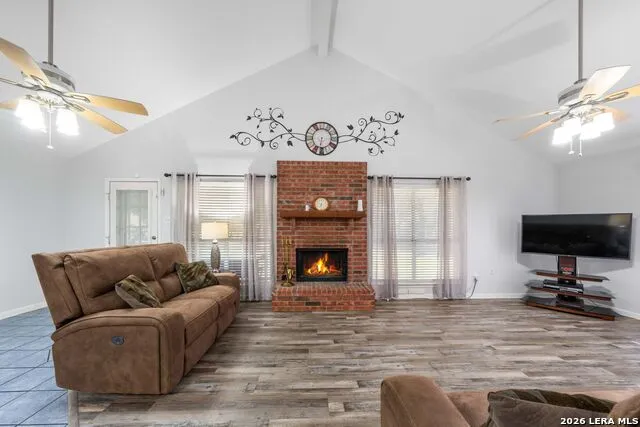 104 scenic oak Floresville, TX 78114