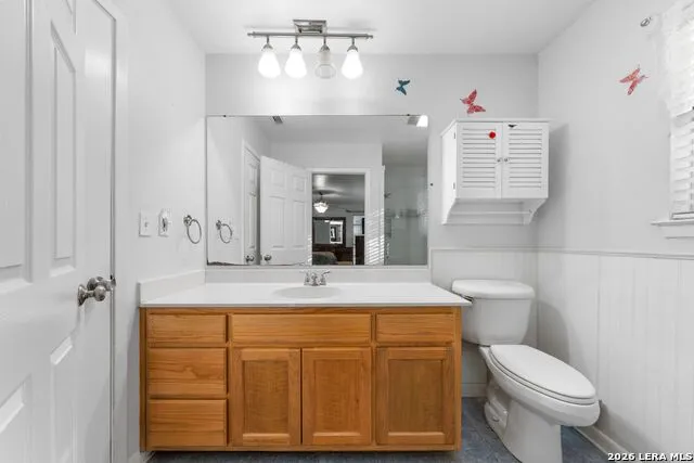 104 scenic oak Floresville, TX 78114