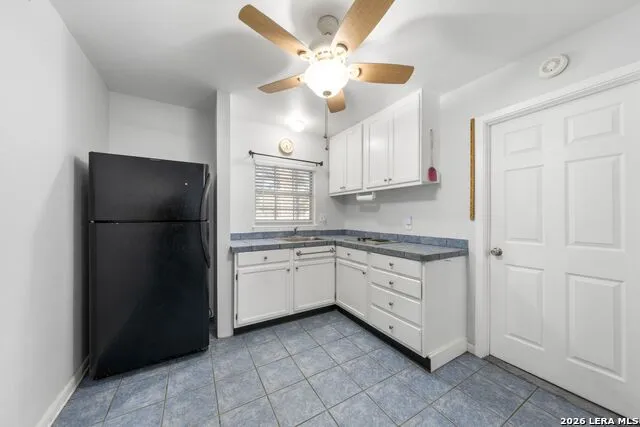 104 scenic oak Floresville, TX 78114