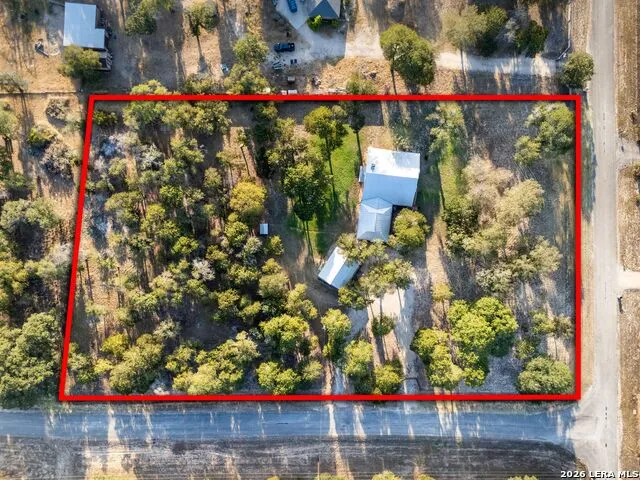 104 scenic oak Floresville, TX 78114