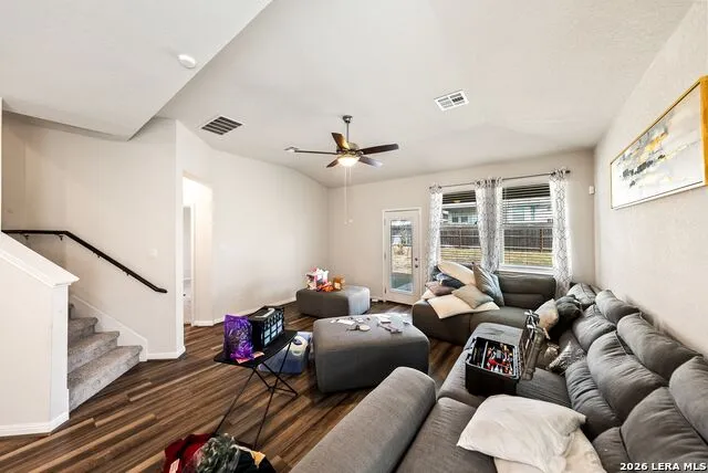 4820 night herder St Hedwig, TX 78152