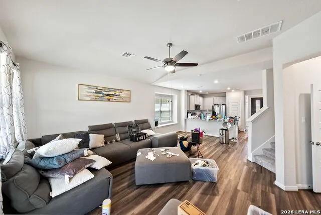 4820 night herder St Hedwig, TX 78152