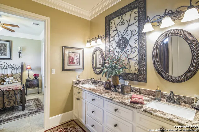 11668 GRANDVIEW DR Montgomery, TX 77356