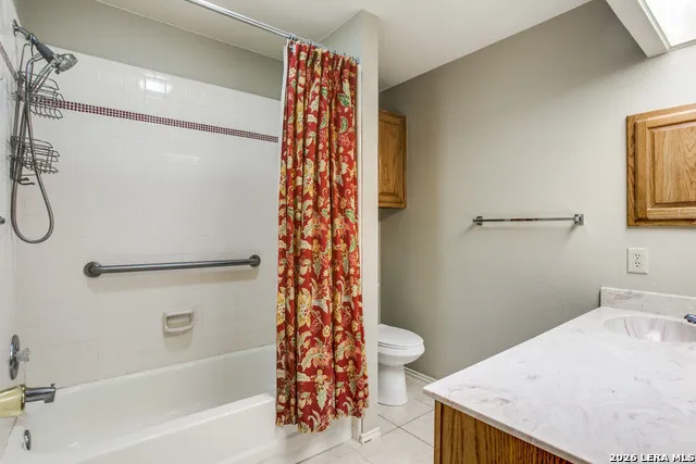 8510 odyssey Universal City, TX 78148