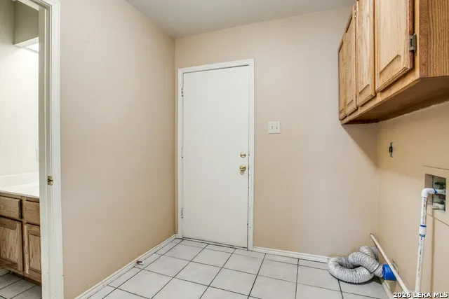 8510 odyssey Universal City, TX 78148