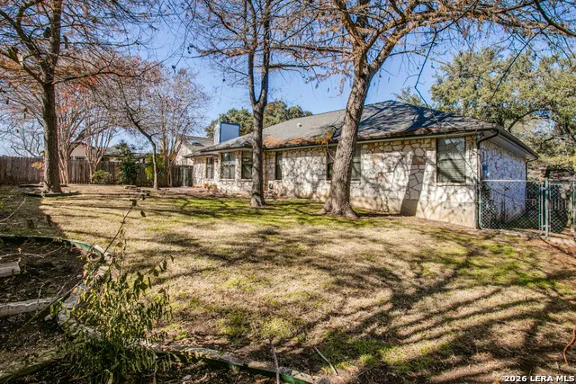 8510 odyssey Universal City, TX 78148