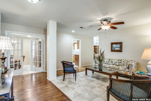 8510 odyssey Universal City, TX 78148