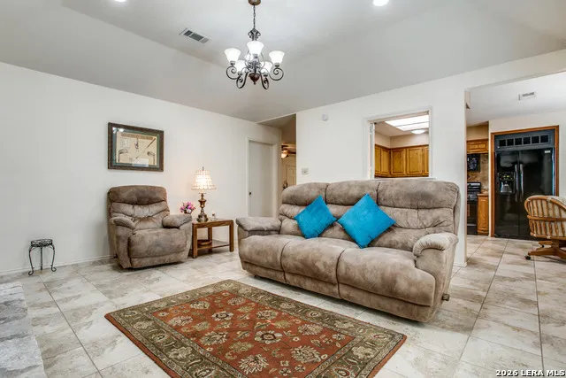 8510 odyssey Universal City, TX 78148