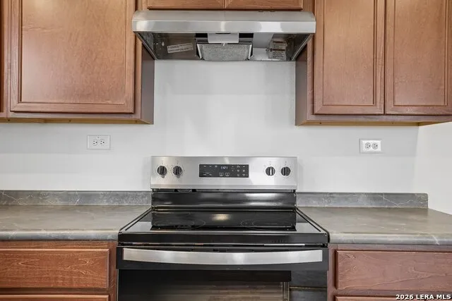 4806 BROADSIDE AVENUE Von Ormy, TX 78073