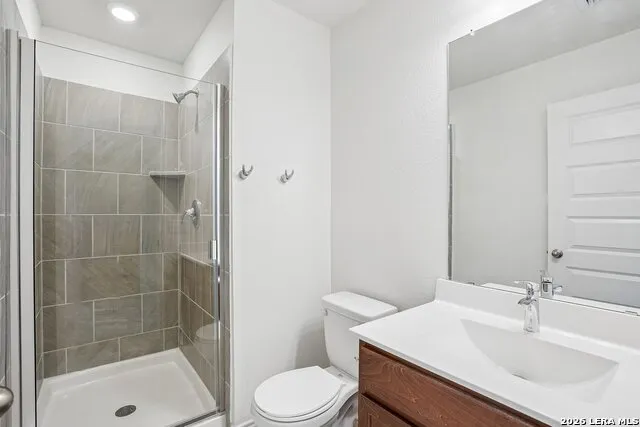 4806 BROADSIDE AVENUE Von Ormy, TX 78073