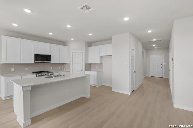 2517 Heritance Pass Seguin, TX 78155