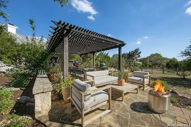 104 PARK RDG Boerne, TX 78006