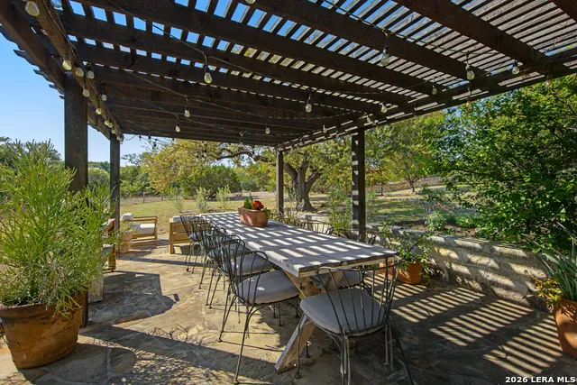 104 PARK RDG Boerne, TX 78006