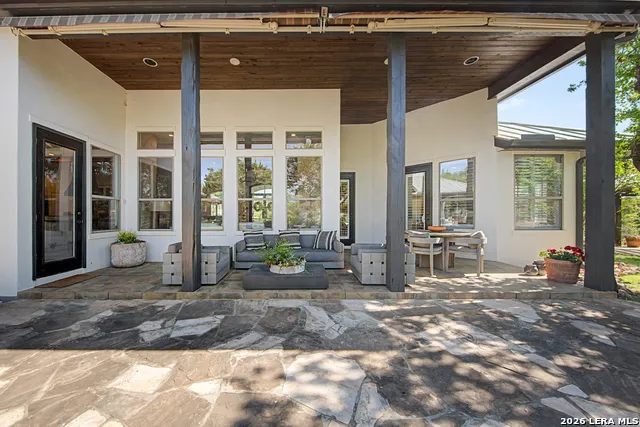 104 PARK RDG Boerne, TX 78006